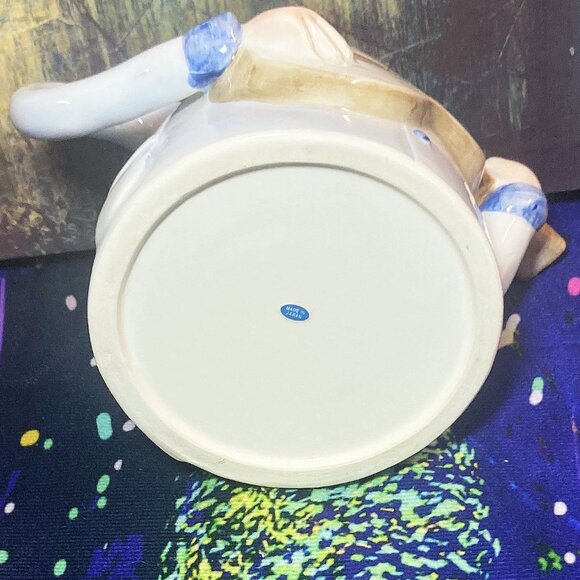 VINTAGE RARE RETRO 3D SCULPTED CERAMIC TEAPOT MANDOLIN GUITAR WHIMSICAL MUSICIAN - Picture 8 of 9